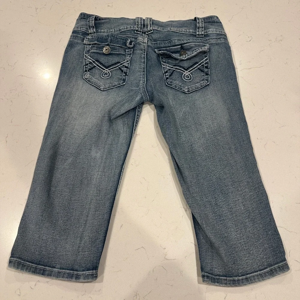 Bongo Womens Distressed Denim Capri Pants Medium Wash Blue Low Rise Size 13